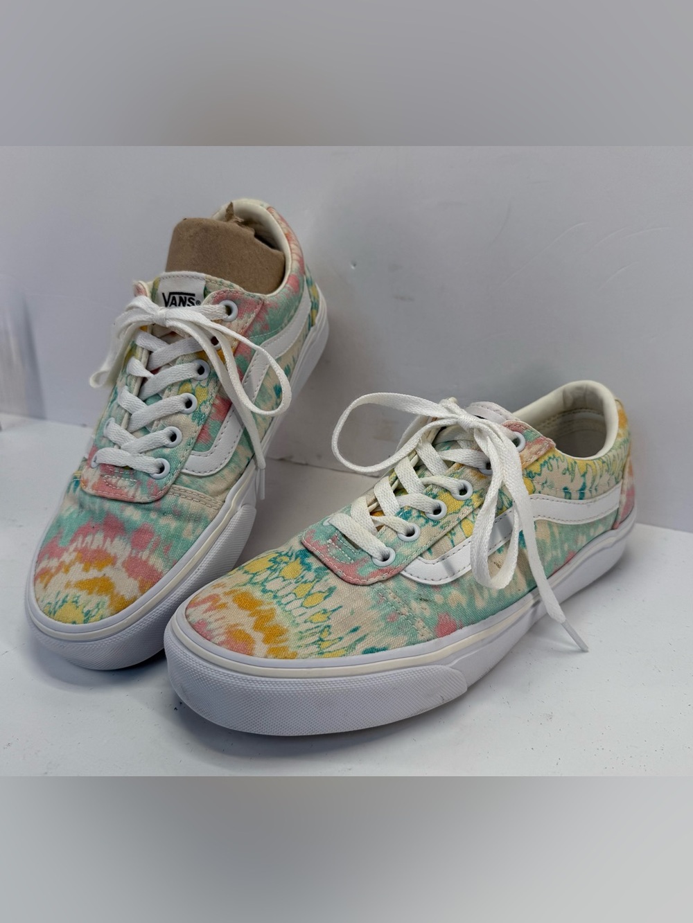 Vans Women’s Tie-Dye Low Top Sneakers in Pastel Multi size 8.5